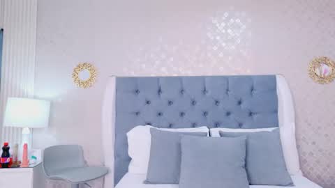 ZoeWilliis online show from 9, 6, 2026