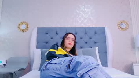 ZoeWilliis online show from 13, 6, 2026