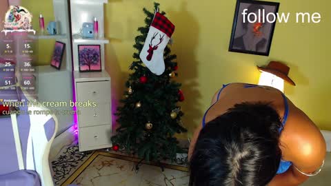 Snapshot of zoey_fox_ chatting on 29, 12, 2024 zoey fox online show from 29, 12, 2024