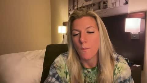 Zoeydanner online show from 15, 1, 2026