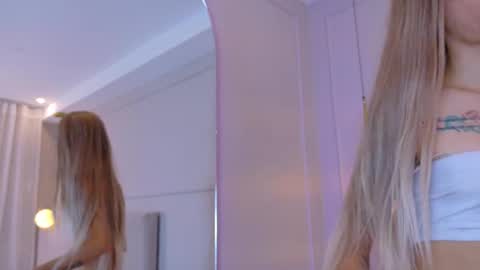 Snapshot of zoeypetit chatting on 2, 5, 2026 Zoey online show from 2, 5, 2026