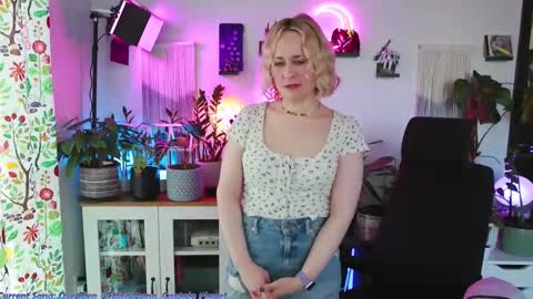 Zoey Ryan online show from 27, 2, 2026