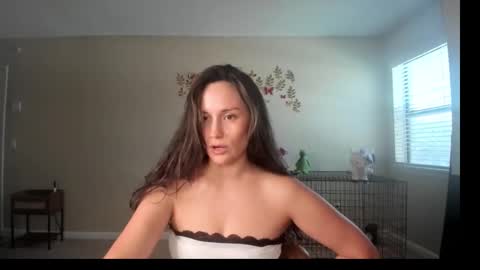 Snapshot of zoiebutterfly chatting on 4, 3, 2026 Zoie online show from 4, 3, 2026