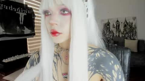 Snapshot of zombieeporcelainex chatting on 25, 3, 2026 SOPHIE online show from 25, 3, 2026