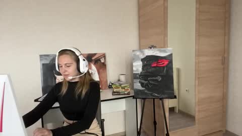 Hi Im Peggy 18 years old online show from 10, 9, 2025