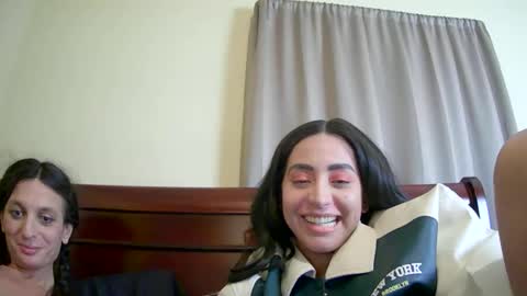 zully_333 online show from 12, 1, 2026