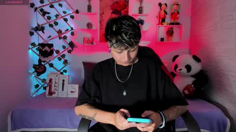 Zury Ramirez online show from 6, 11, 2025