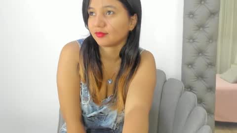 Im Zusan My schedule is from 1030pm to 430 am colombian time online show from 29, 5, 2026