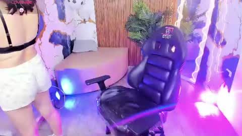 zyra_tay online show from 1, 7, 2026