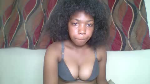 zyraelle_01 online show from 26, 4, 2026