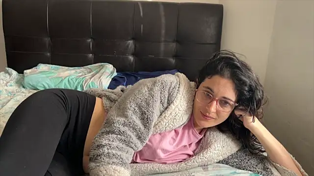 Lunaabbey online show from 12, 2, 2026