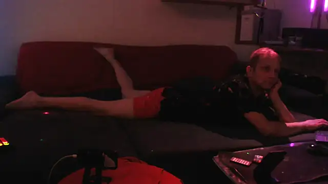 Snapshot of davidgntxxxxx chatting on 7, 10, 2025 davidgntxxxxx online show from 7, 10, 2025