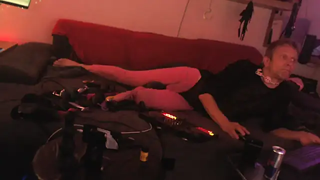 Snapshot of davidgntxxxxx chatting on 1, 11, 2025 davidgntxxxxx online show from 1, 11, 2025