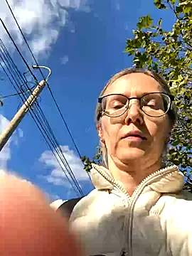 Snapshot of angelmommu chatting on 2, 11, 2025 angelmommu online show from 2, 11, 2025