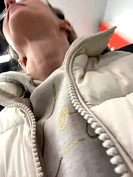 Snapshot of angelmommu chatting on 26, 11, 2025 angelmommu online show from 26, 11, 2025