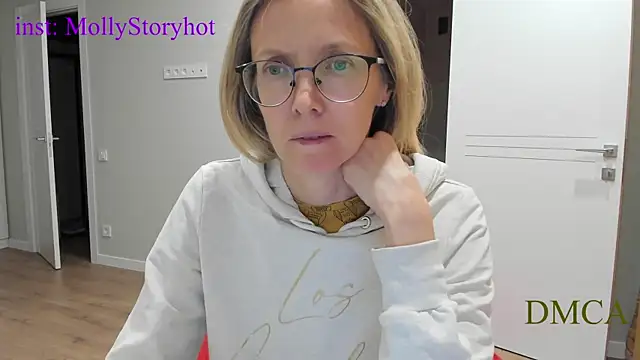 Snapshot of angelmommu chatting on 1, 12, 2025 angelmommu online show from 1, 12, 2025