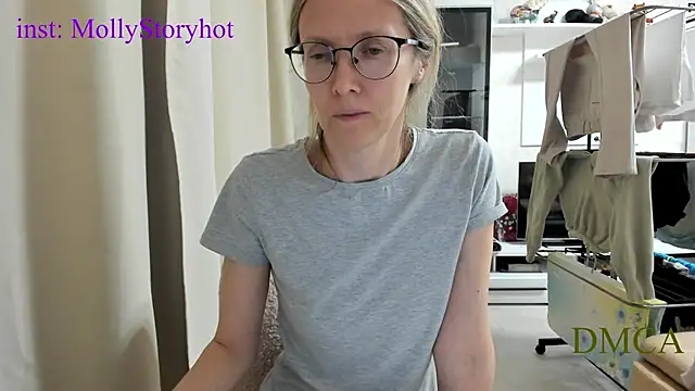 Snapshot of angelmommu chatting on 6, 4, 2026 angelmommu online show from 6, 4, 2026