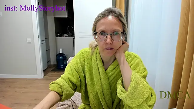 Snapshot of angelmommu chatting on 8, 4, 2026 angelmommu online show from 8, 4, 2026