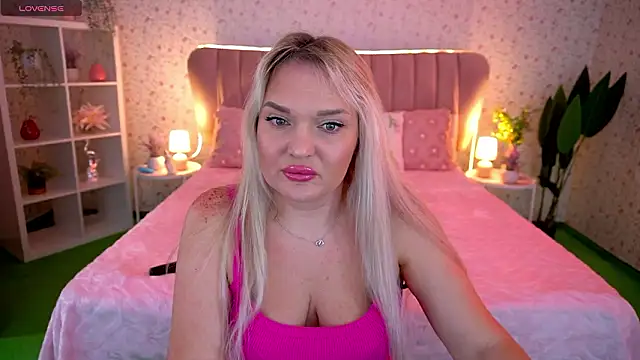 Snapshot of MissyMartinez chatting on 5, 3, 2026 MissyMartinez online show from 5, 3, 2026