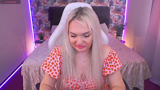 Snapshot of MissyMartinez chatting on 8, 4, 2026 MissyMartinez online show from 8, 4, 2026