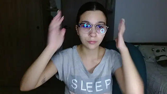 mia  lopez  online show from 25, 3, 2026