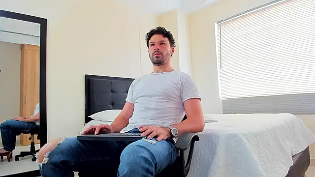 Snapshot of alexman_fuck chatting on 22, 10, 2025 alexman fuck online show from 22, 10, 2025