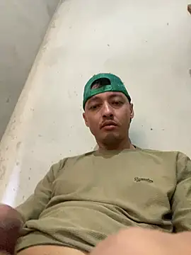 Snapshot of alexsandropllt chatting on 4, 5, 2026 alexsandropllt online show from 4, 5, 2026