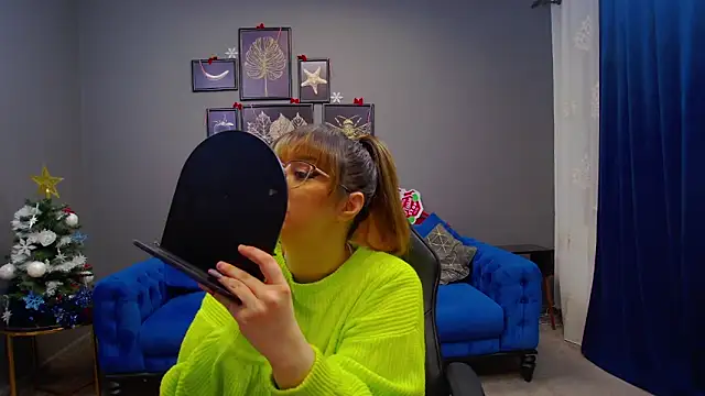 Katewalker  online show from 21, 12, 2024