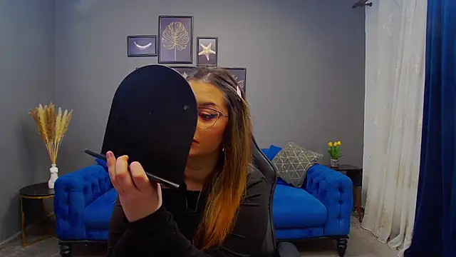 Katewalker  online show from 10, 1, 2025