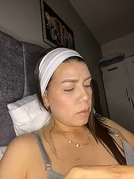 Snapshot of martina_contreras chatting on 7, 4, 2026 martina contreras online show from 7, 4, 2026