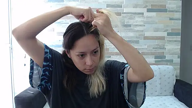 MommyMiaWs online show from 5, 10, 2025