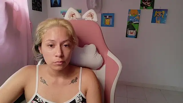 Snapshot of MommyMiaWs chatting on 10, 2, 2026 MommyMiaWs online show from 10, 2, 2026