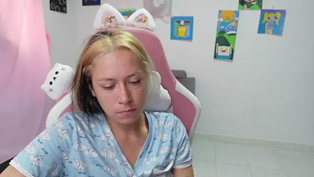 Snapshot of MommyMiaWs chatting on 12, 2, 2026 MommyMiaWs online show from 12, 2, 2026