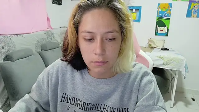 Snapshot of MommyMiaWs chatting on 2, 5, 2026 MommyMiaWs online show from 2, 5, 2026