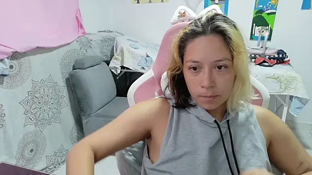 Snapshot of MommyMiaWs chatting on 13, 5, 2026 MommyMiaWs online show from 13, 5, 2026