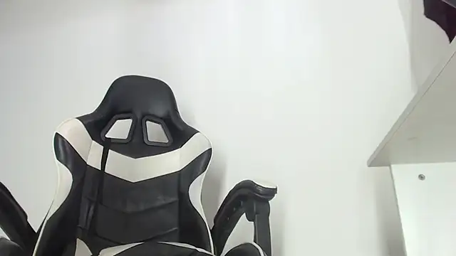 Camila Darks online show from 3, 12, 2024