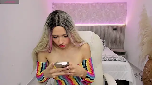 emilly smith 1 online show from 15, 1, 2025