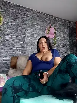 Snapshot of Danna_Paolaa_ chatting on 5, 2, 2025 Danna Paolaa online show from 5, 2, 2025