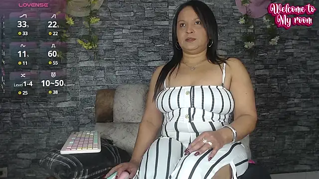 Snapshot of Danna_Paolaa_ chatting on 18, 2, 2025 Danna Paolaa online show from 18, 2, 2025