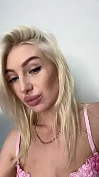 Mia Roxie online show from 26, 11, 2025