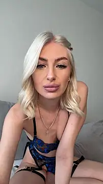Mia Roxie online show from 12, 5, 2026