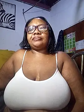 Snapshot of YELLOW_BONE chatting on 23, 3, 2026 YELLOW BONE online show from 23, 3, 2026