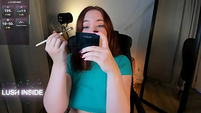 Pretty Alison online show from 5, 11, 2025