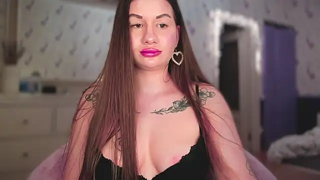 Snapshot of JuicyHelenX chatting on 21, 10, 2025 JuicyHelenX online show from 21, 10, 2025