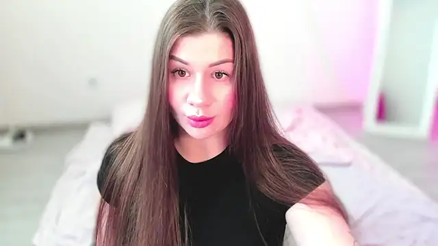 Snapshot of JuicyHelenX chatting on 19, 6, 2026 JuicyHelenX online show from 19, 6, 2026