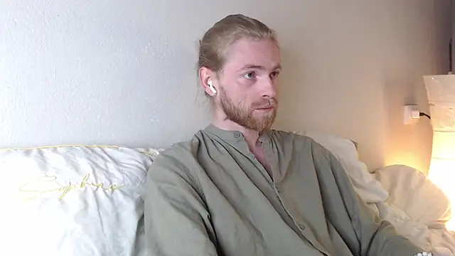 Snapshot of Damien_Bi chatting on 21, 10, 2025 Damien Bi online show from 21, 10, 2025