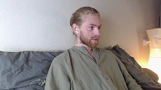 Snapshot of Damien_Bi chatting on 24, 10, 2025 Damien Bi online show from 24, 10, 2025