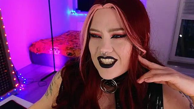 Snapshot of wickedxqueen chatting on 25, 5, 2026 wickedxqueen online show from 25, 5, 2026