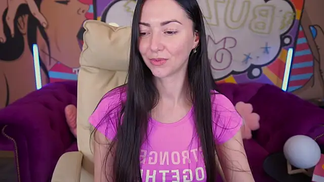 EmilyHalls online show from 15, 12, 2024