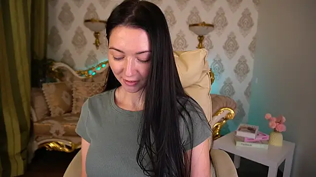 EmilyHalls online show from 18, 1, 2025